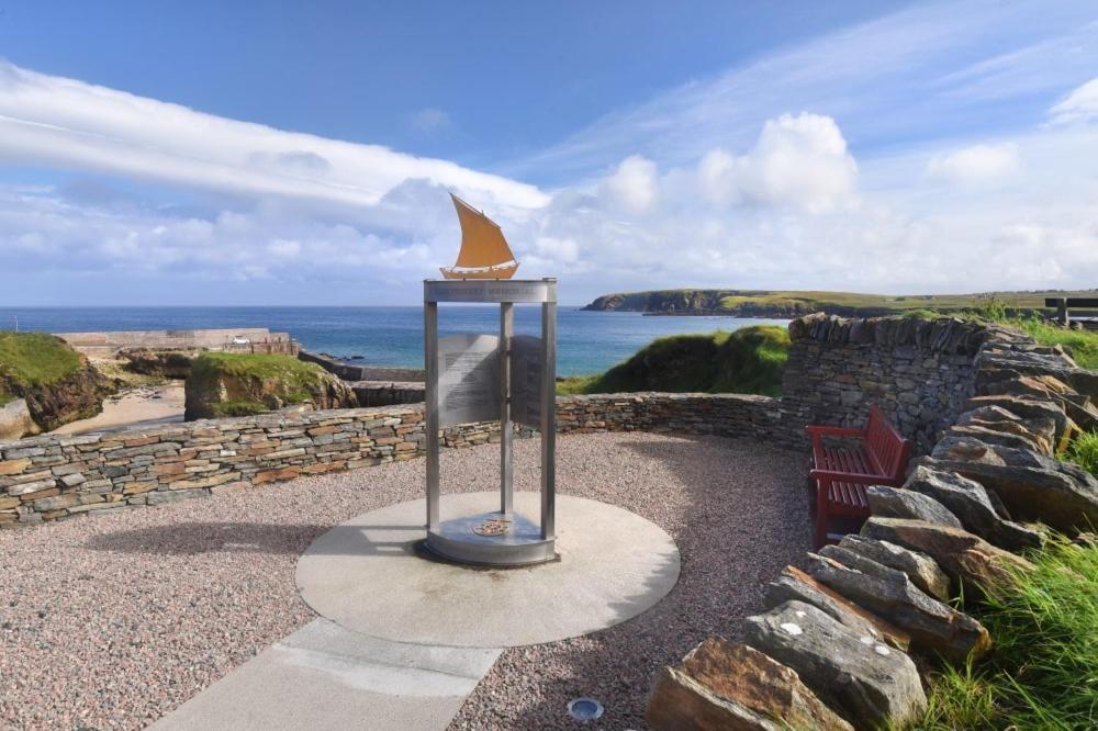 Road End Cottage Port of Ness Exterior photo